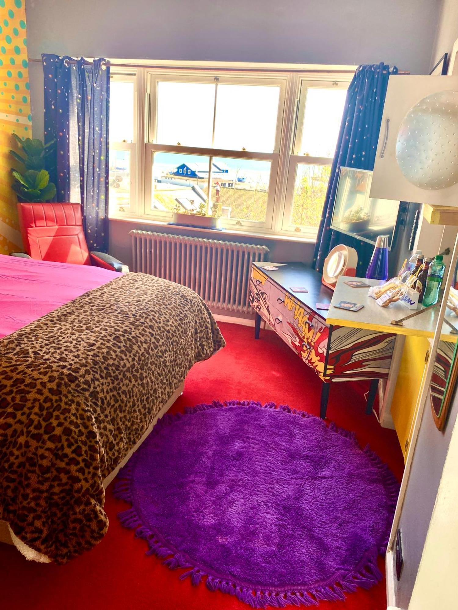 Apartament Pop Art Pad Heart Of Old Town With Parking! Hastings Zewnętrze zdjęcie